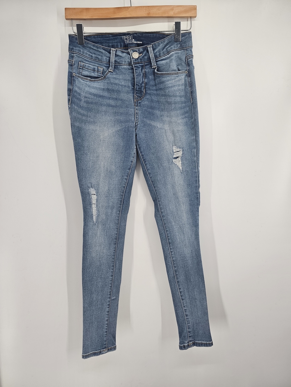 Time and Tru Super Skinny Jeans W26 Size 8 Light Wash Distressed Stretch Denim
